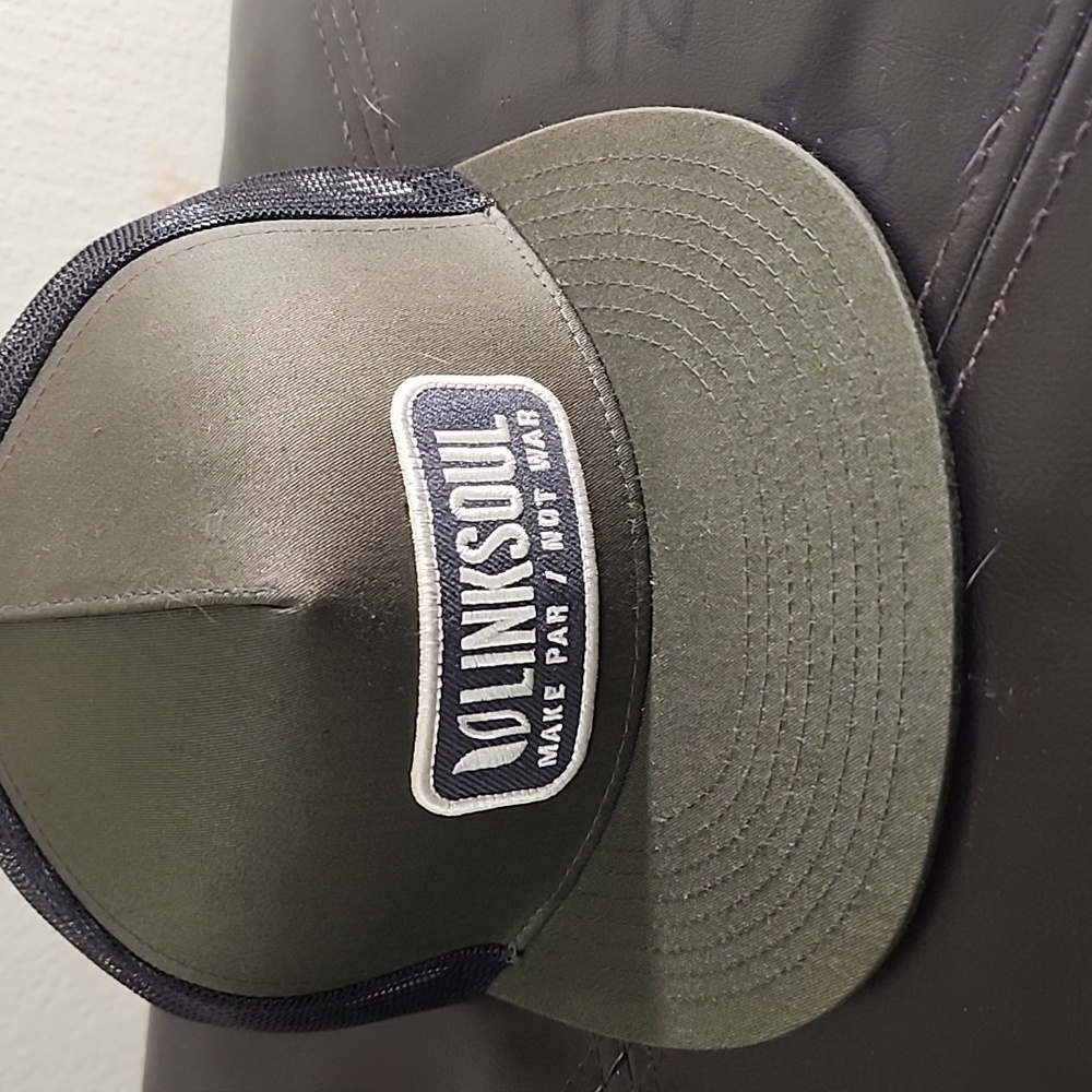 Link soul snap back hat